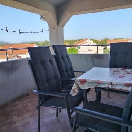 Apartman Kristina Sa Dvije Sobe Biograd Na Moru Exteriér fotografie