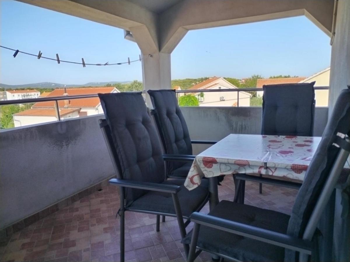 Apartman Kristina Sa Dvije Sobe Biograd Na Moru Exteriér fotografie