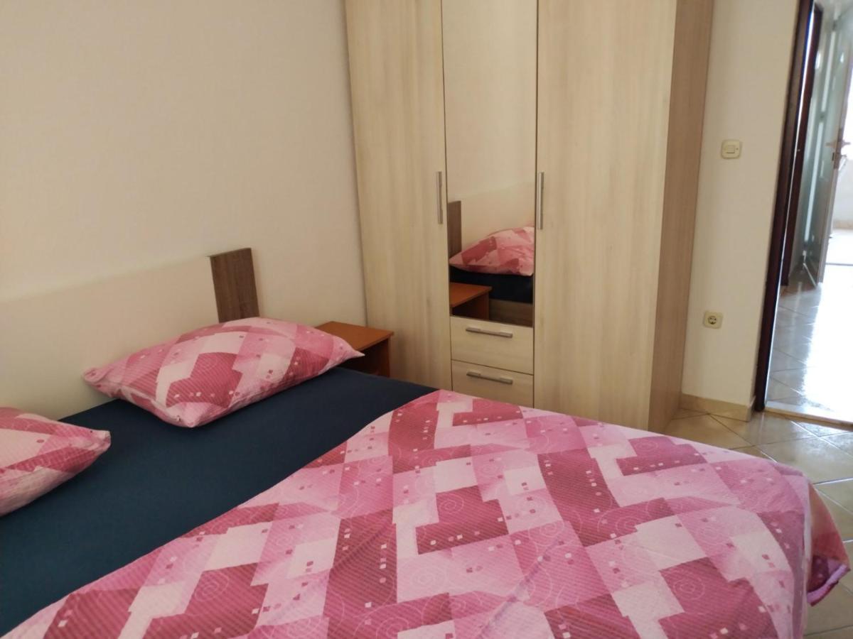Apartman Kristina Sa Dvije Sobe Biograd Na Moru Exteriér fotografie